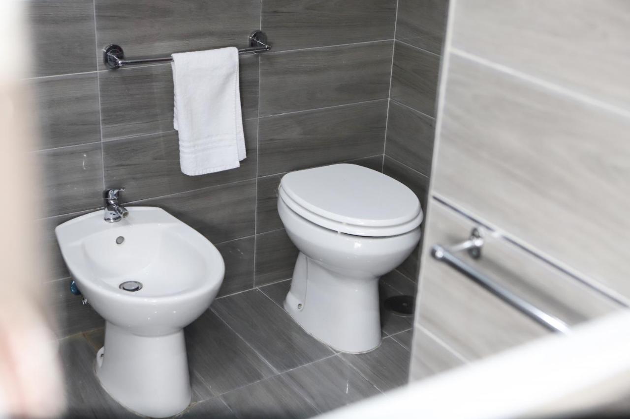 Napoli Centrale Budget Apartment ภายนอก รูปภาพ
